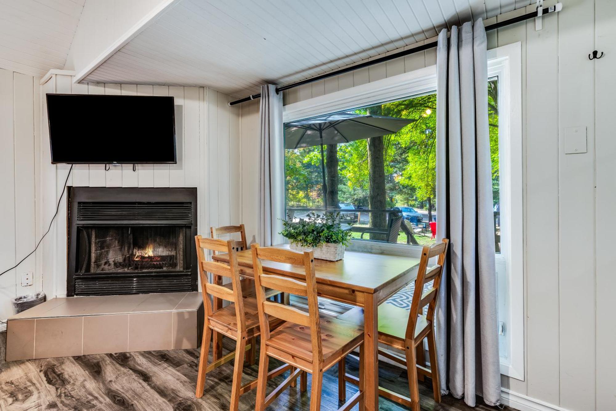 Muskoka Waterfront Retreat Βίλα Dwight Εξωτερικό φωτογραφία