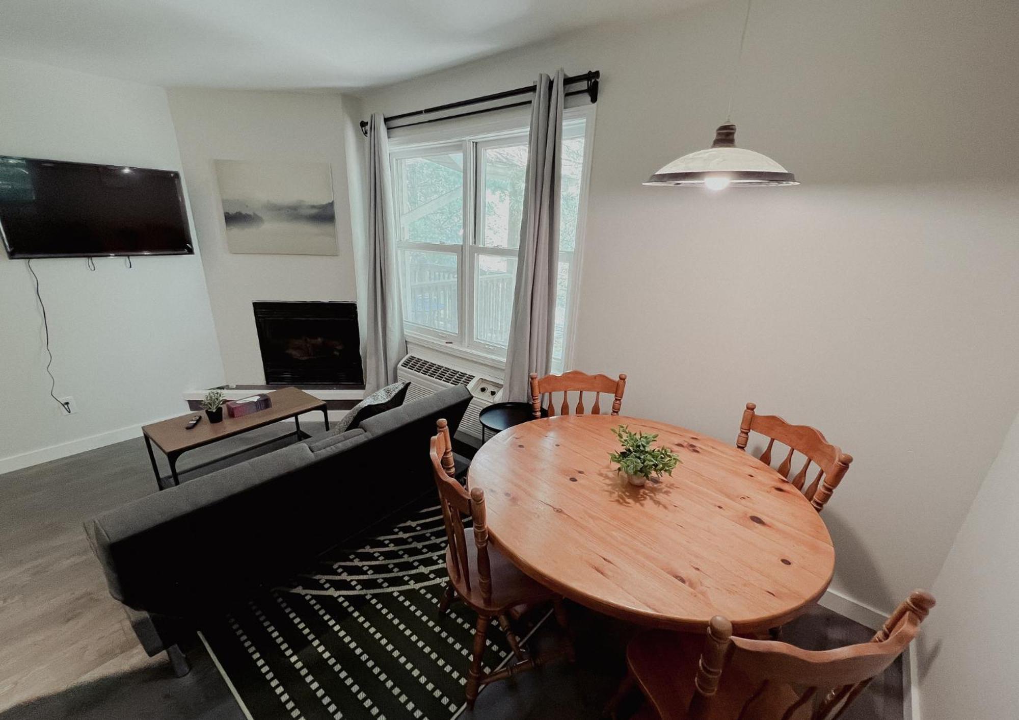 Muskoka Waterfront Retreat Βίλα Dwight Εξωτερικό φωτογραφία